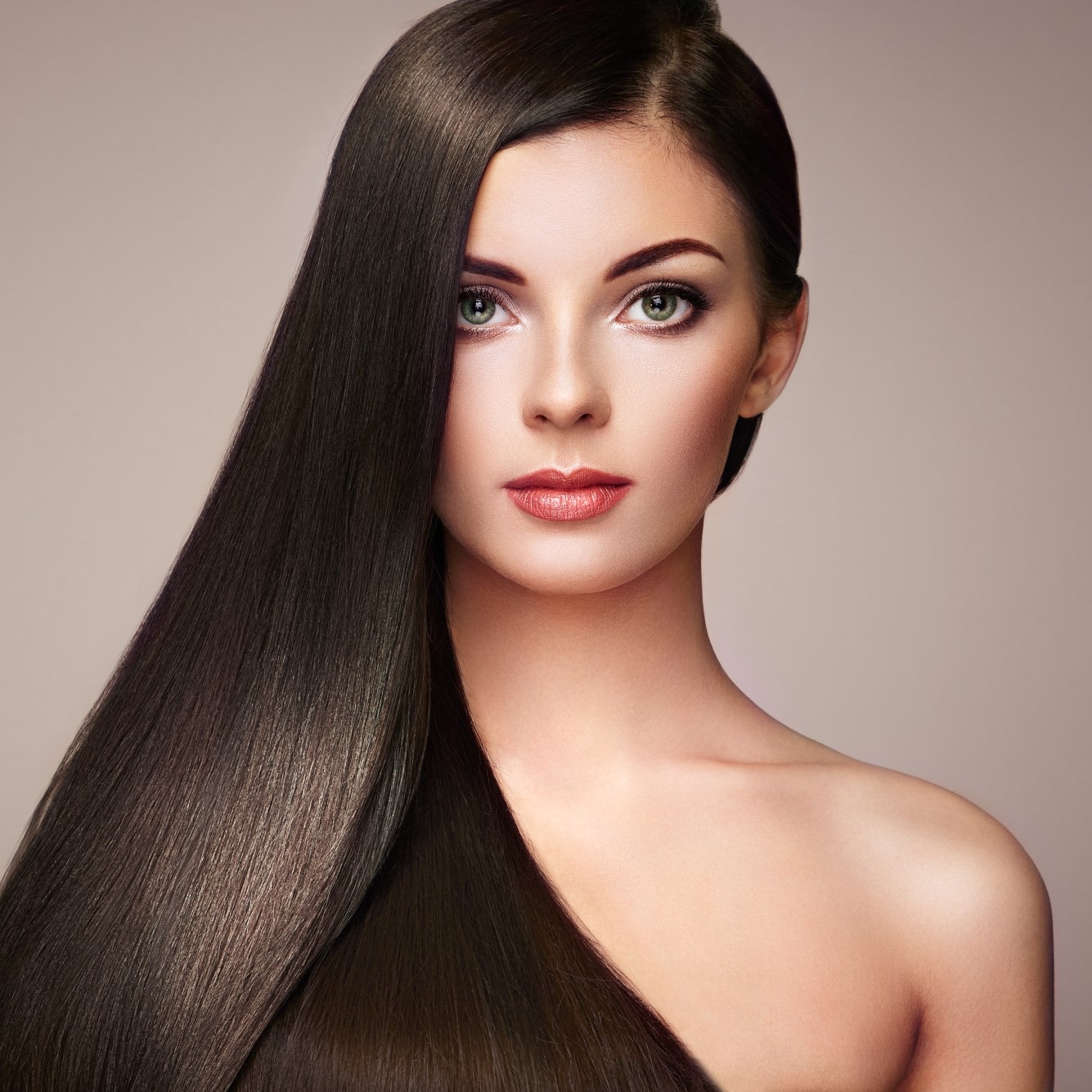 Luxter smoothing hair straightening service in Brussels, Belgium for women